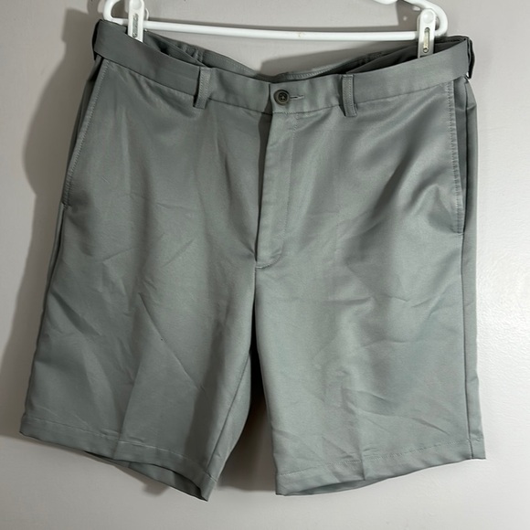 💚10 Haggar Regular Fit, Flat Front, Expandable Waistband Gray Men’s 38 - Picture 1 of 6